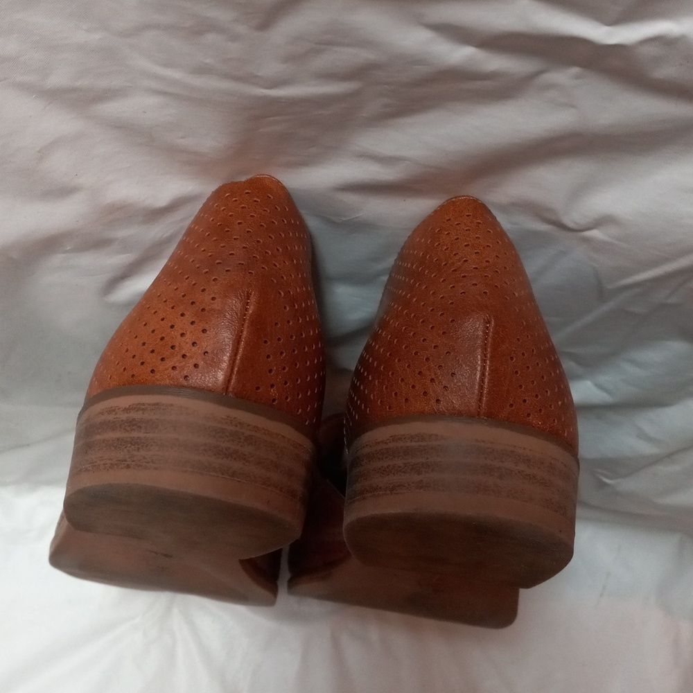 Catherine Malandrino Size 7 Brown Faux Leather Pointed Toe Flats - Picture 5 of 11